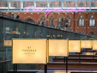 St Pancras champagne bar_crop
